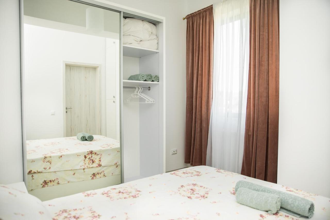 Panorama View Apartment 2Km To Palas ยาช ภายนอก รูปภาพ